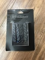 Gôm thắng cho bánh Carbon, hiệu Vision T-83 Carbon E0065 - Ảnh 2