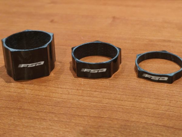 Spacer chêm FSA H2367, Carbon 1-1/8 (tròn,5 khía ngoài ) dày 5mm / 10mm / 20mm - Ảnh 1
