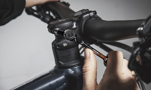 Bộ hộp dụng cụ mini cầm tay, có điều chỉnh lực 4-20NM, hiệu Topeak TT2601 Torq Stick Pro - Ảnh 11